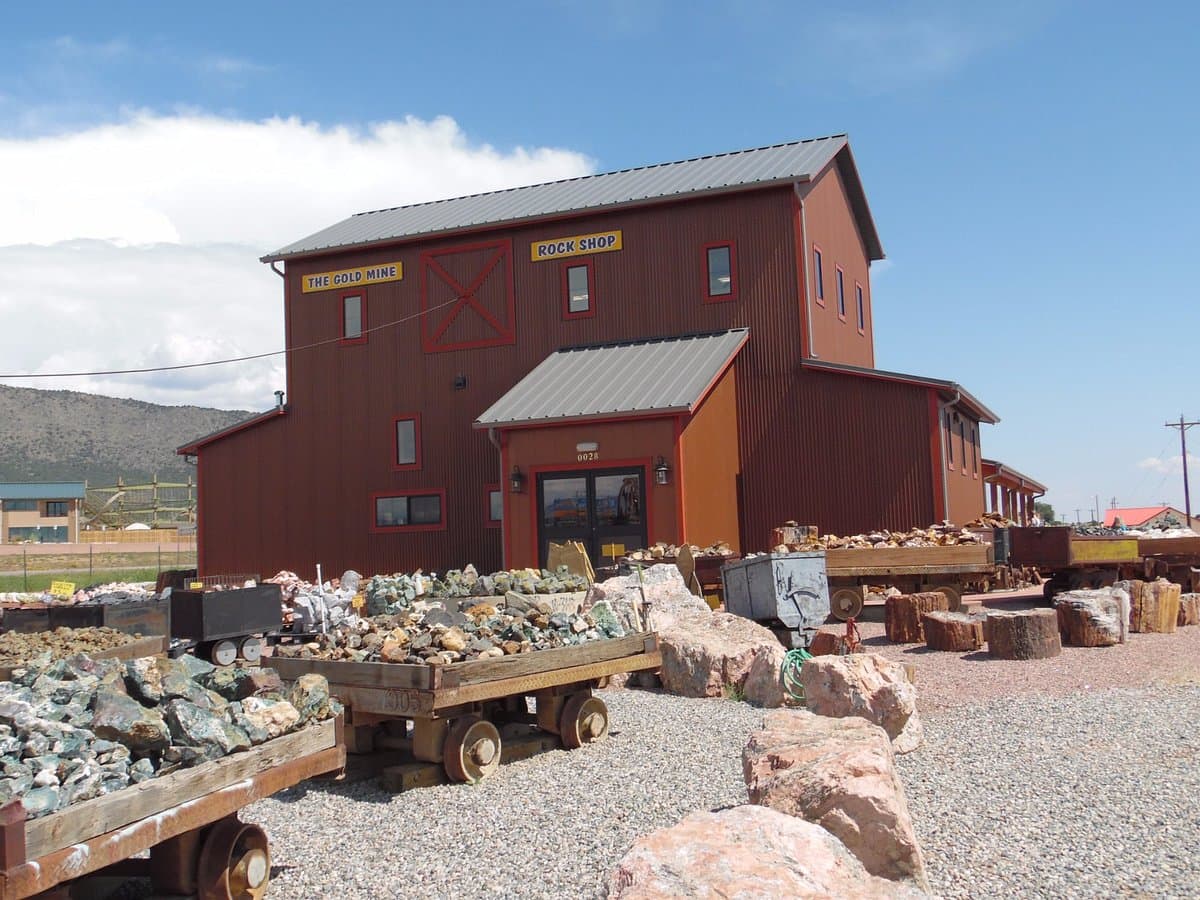 The Gold Mine Rock Shop exterior