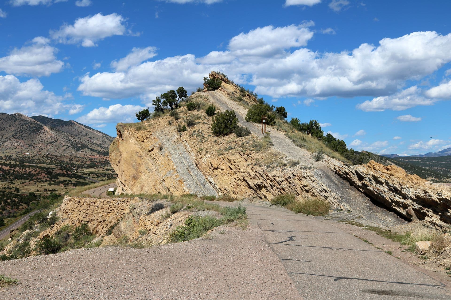 Skyline Drive road on ridge top